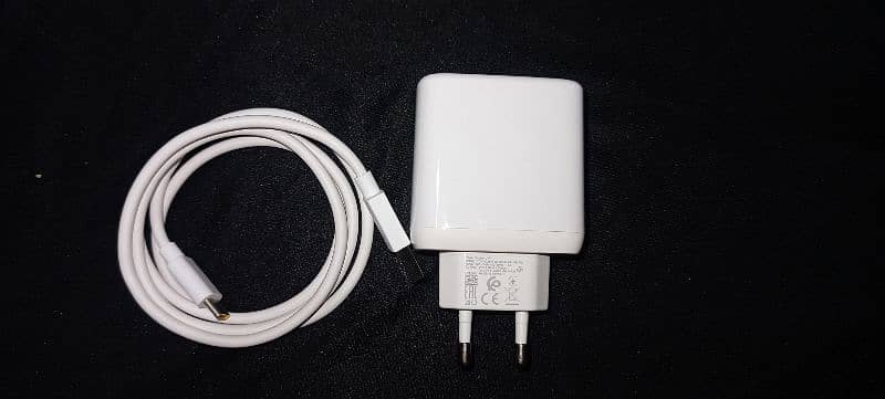 Oppo Reno 5 SuperVooc Charger
65W SuperVooc Charger 0