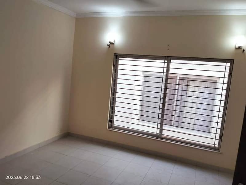 Precinct 11A Villa For Rent 200sq yards villa Luxury villa 13