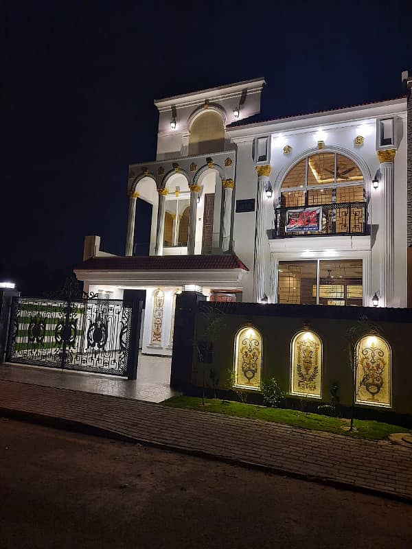 10 Marla House For Sale in Talha Block Bahria Town lahore 0