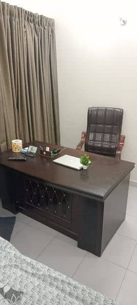 Office Chair & Office Table in perfect condition 2