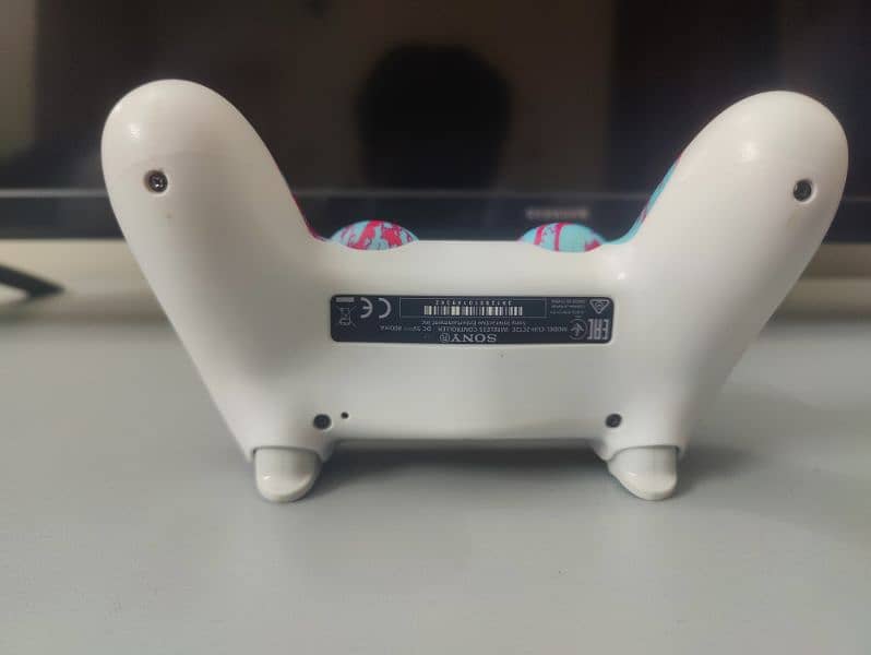 fifa Ps4 controller in Good condition 1