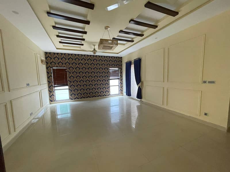 1 KANAL Beautiful House or Sale Main Boulevard Sector B BAHRIA Town Lahore 3