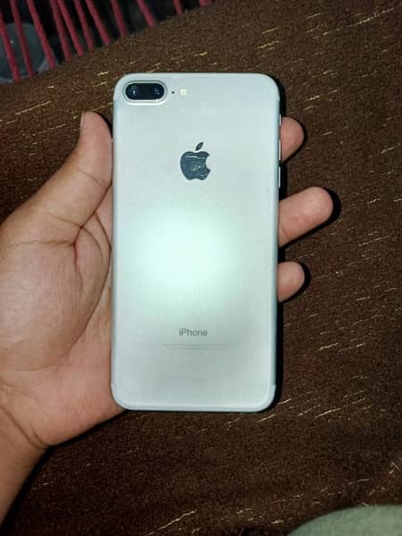 iPhone  7 plus 0