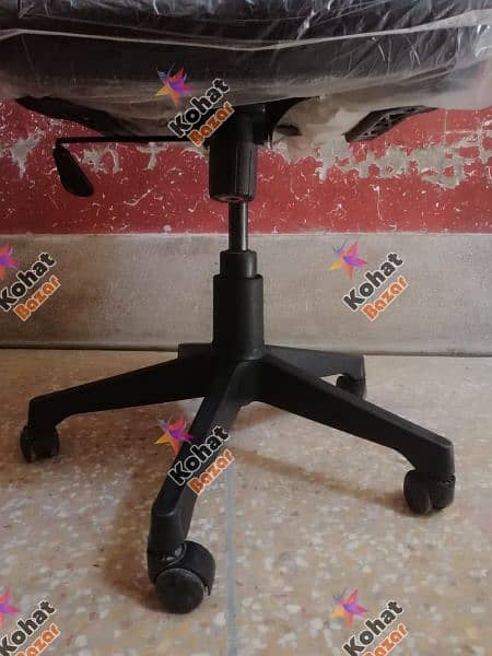 Boss Revolving chair
B-514 black 3