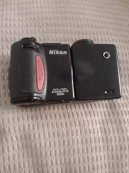 Nikon Coolpix 950 Japan camra still and video 6