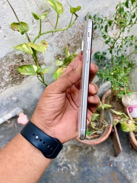 iPhone X 64Gb (READ FULL ADD FIRST) 2