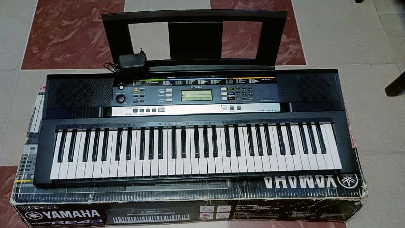 Yamaha PSR-E243 61-key Portable 7