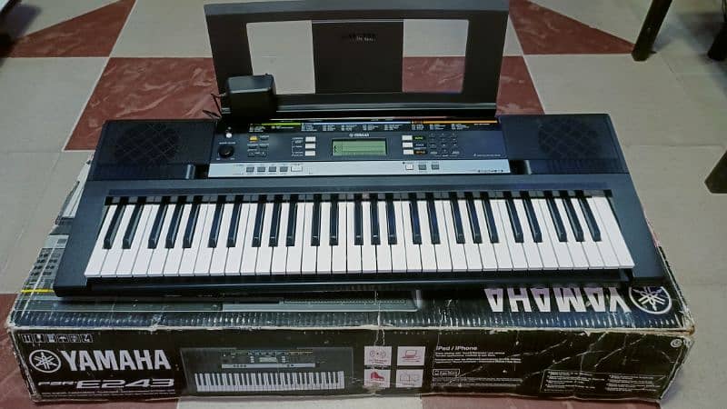 Yamaha PSR-E243 61-key Portable 9