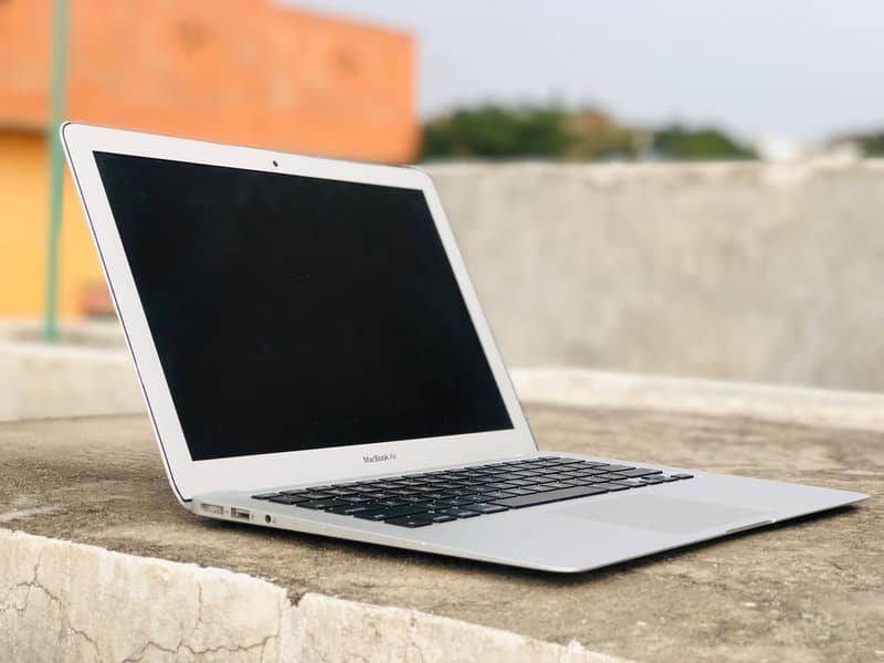 MacBook Air (Early 2014 ,13-inch) 0