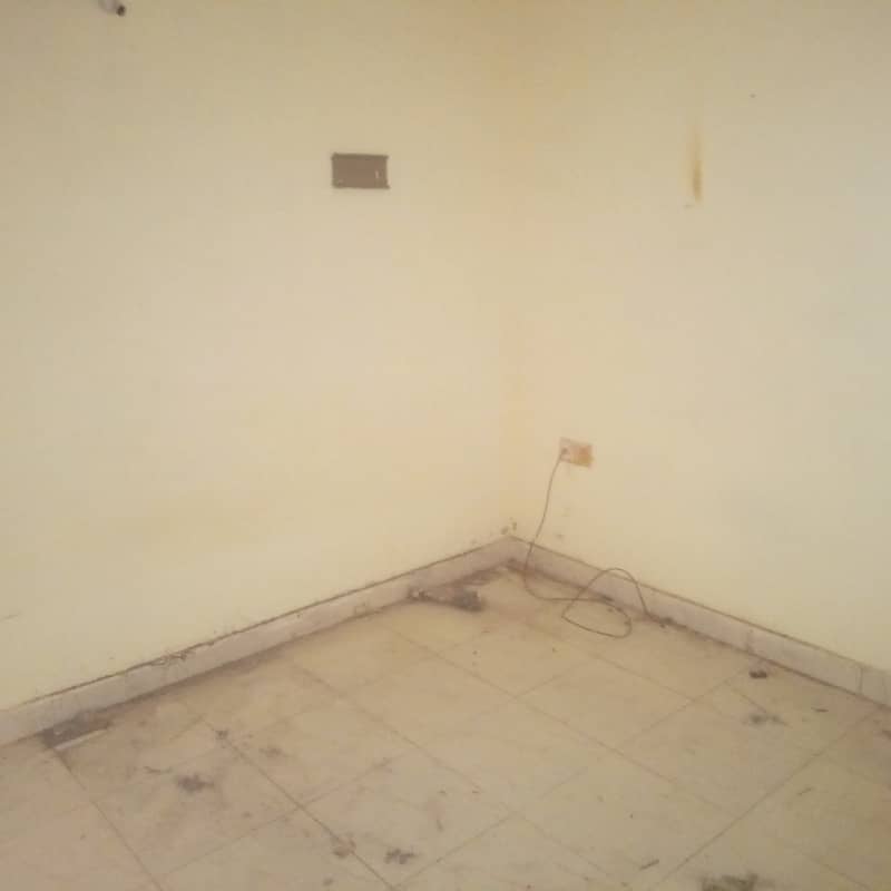 Flat For Rent 4 Room 2 Bathroom Main Road Facing Sector 11 A 3