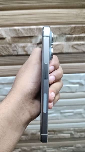 iPhone 15pro 128 LLA 4