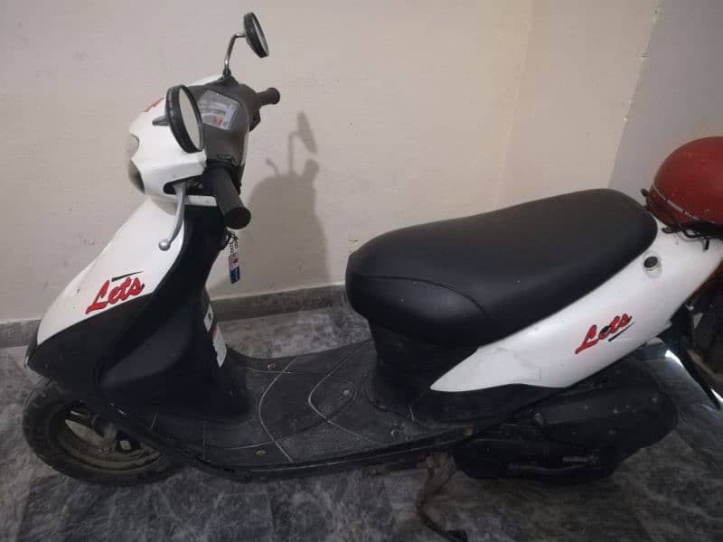 Scooty 49cc geniune condition (+92 307 0068858) 0