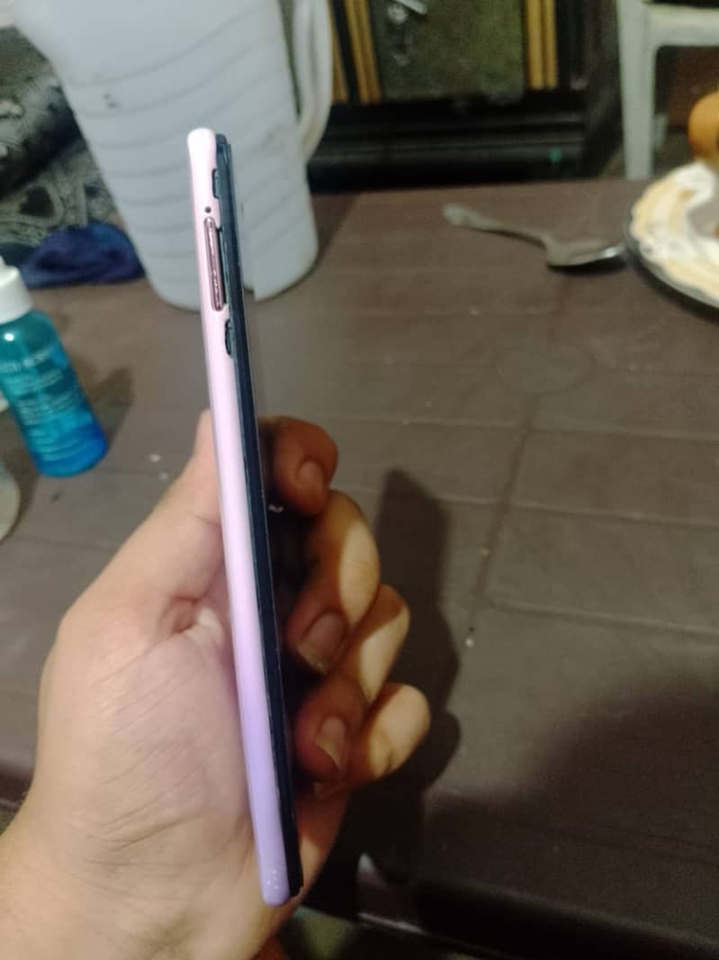 Vivo V11i 1