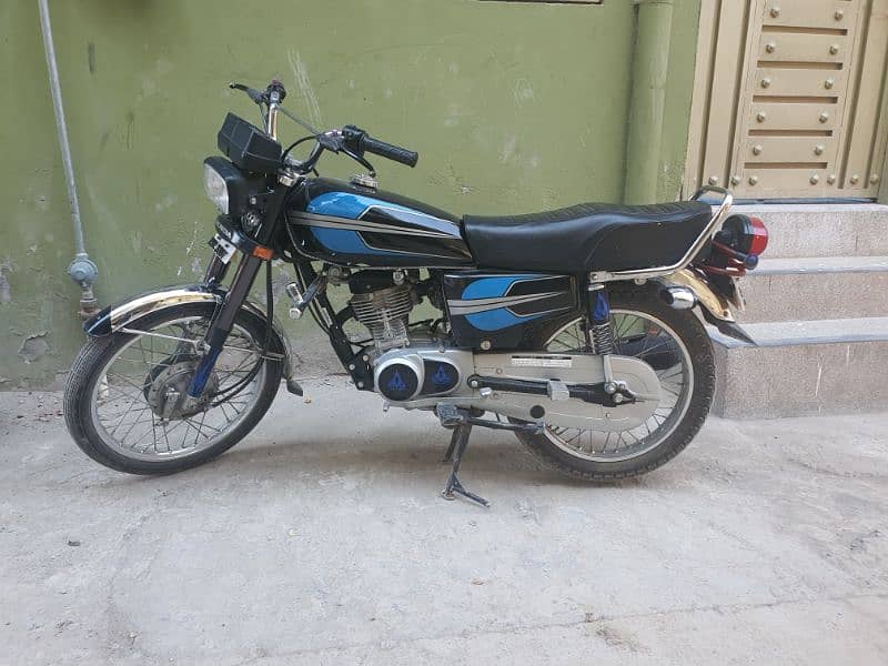 2019 model 10 by 10 condition Alhamdulillah. 03165271807 0