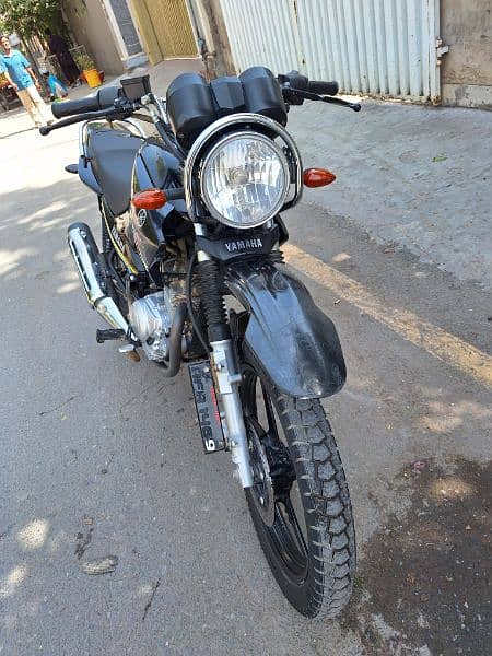 ybr 125G all ok 2021 kay 7 month ki bike hai complete docouments 6