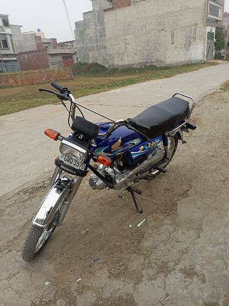 Honda 70 bike hai saff suthri 1