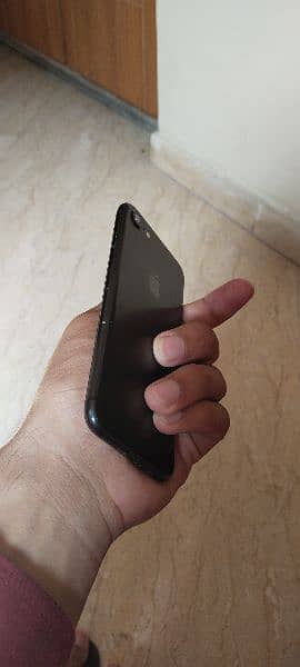 exchange possible iPhone 7 non pta 32 gb 68 bettery health 5