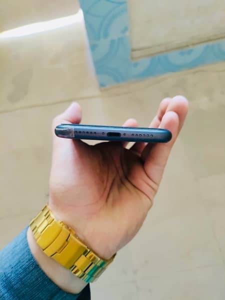 iPhone 11 256GB 3