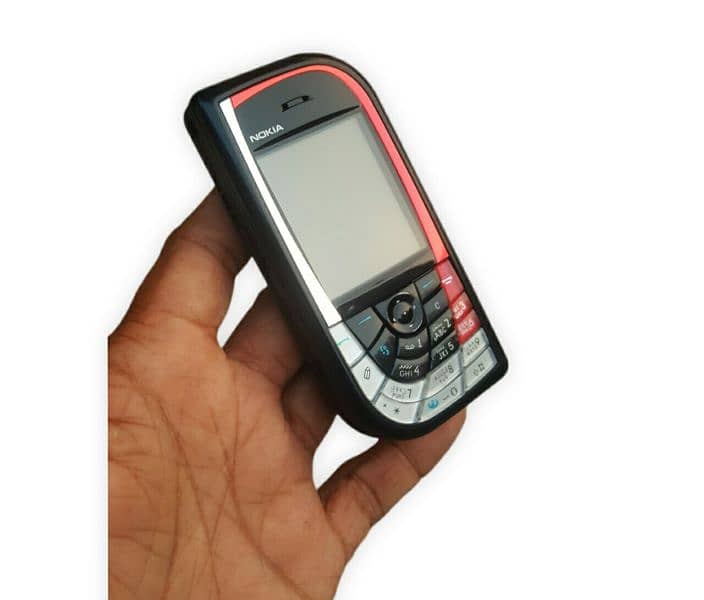 Nokia 7610 old 0