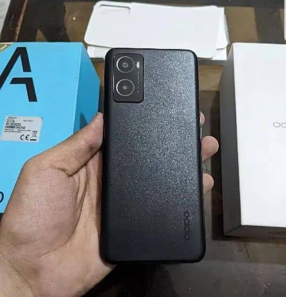 i am sale my oppo A76 with box and data cable 1