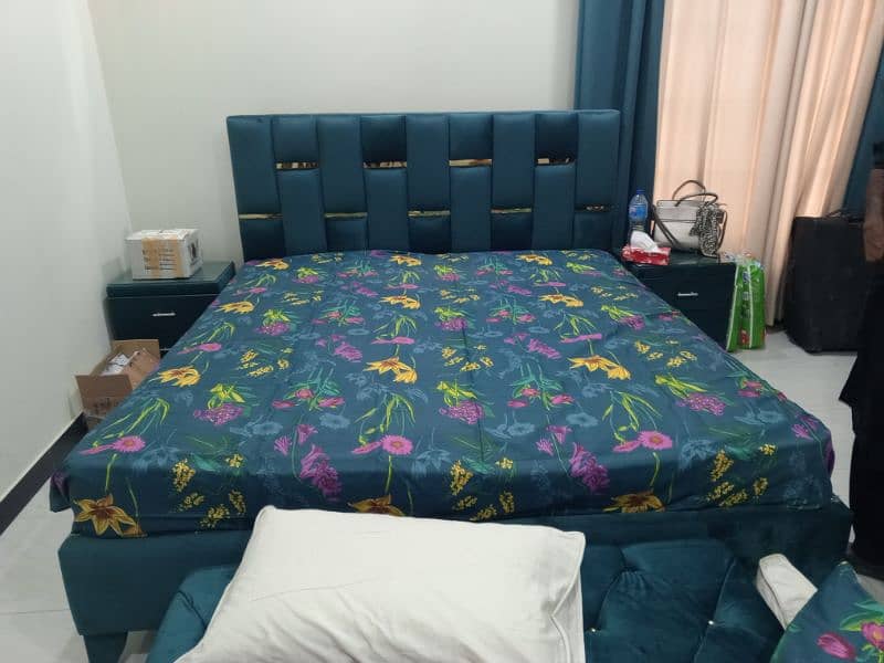 full poshish king size double bed with 2 side table 0