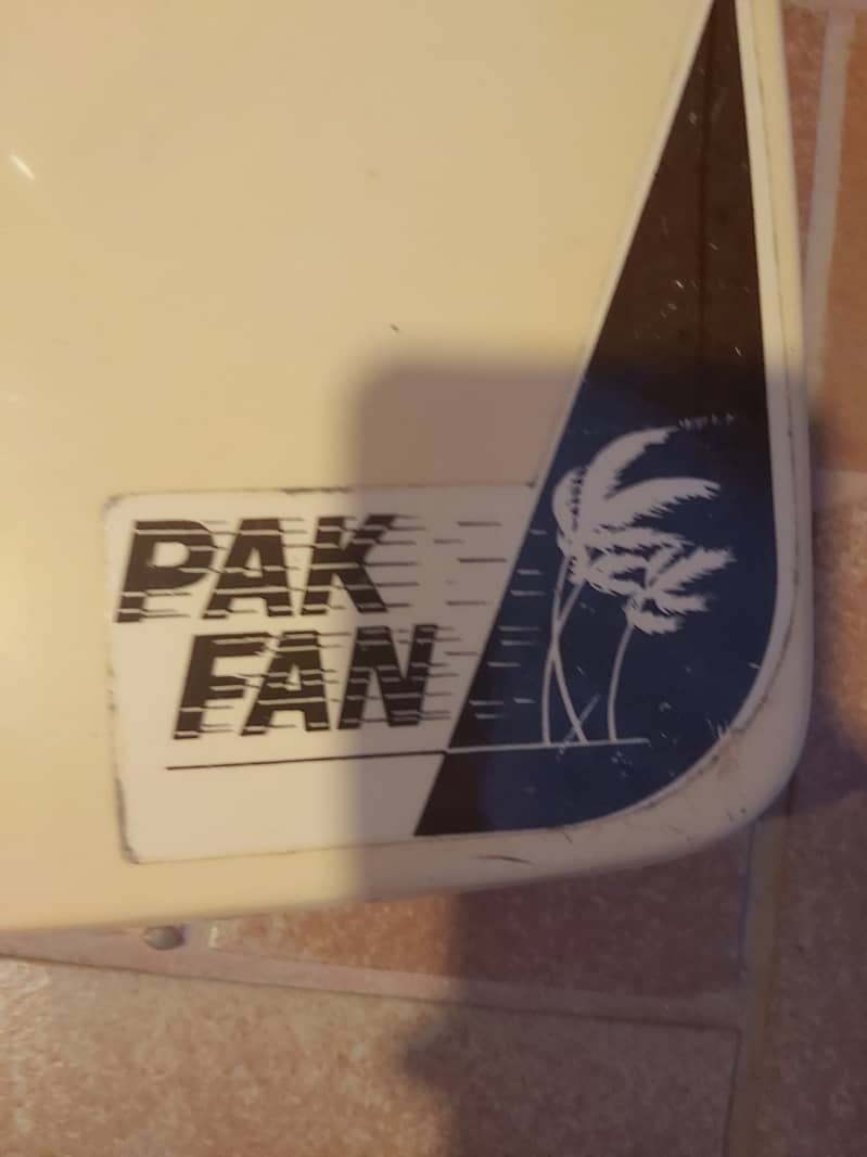 PAK FAN PEDESTAL  FOR SELL LIKE BRAND NEW. 6