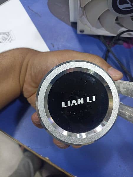 Lian li Galahad AIO White 240mm 3