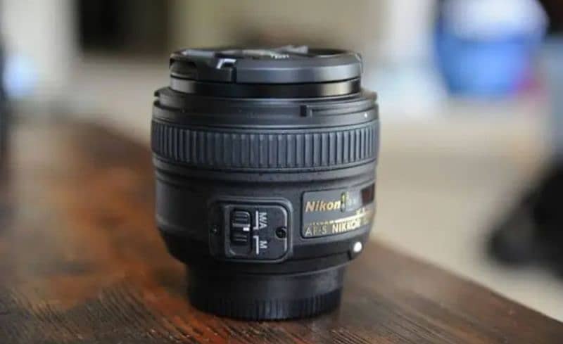 Nikon 50mm 1.8g with Box 1