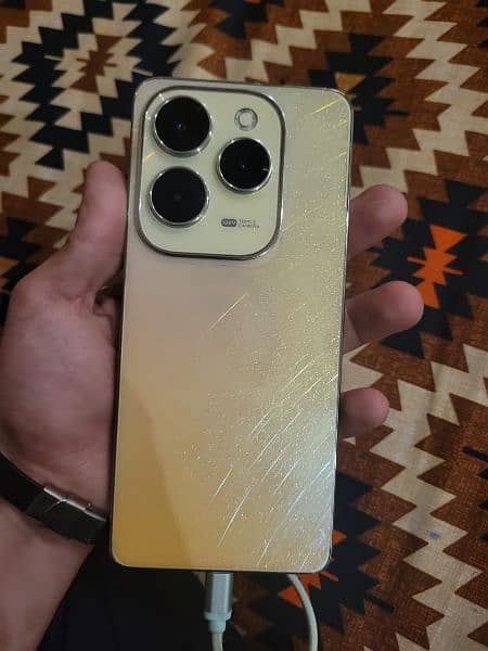 Infinix hot 40 pro 3