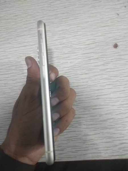 iPhone 11 256GB non pta 4