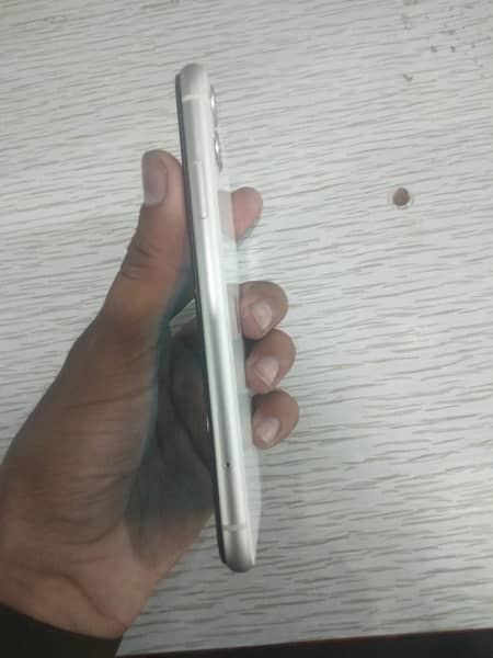 iPhone 11 256GB non pta 5