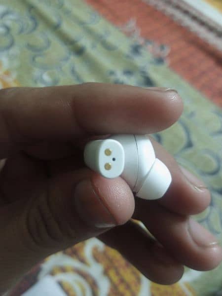 Earbuds 1