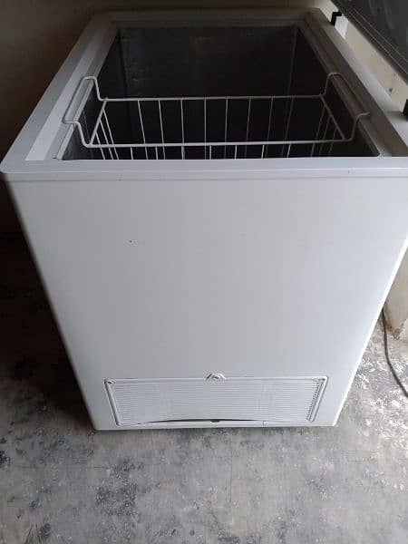 Haire Chest Freezer (Small Size) 7