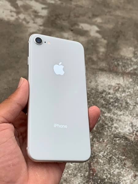Iphone 8 white 64gb officially pta approved minor glass break 2