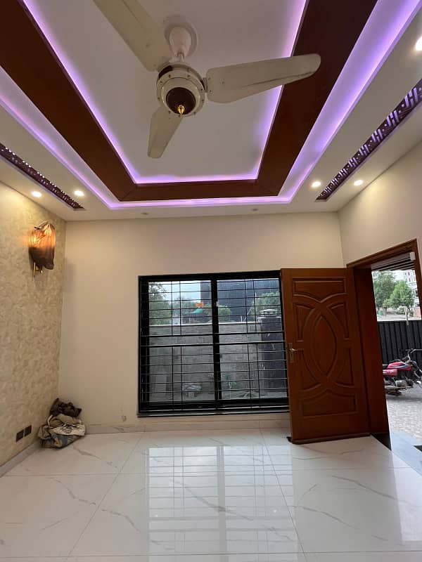10 Marla Brand New Facing Park 1st entry House For Rent At Very Ideal Location Bahria Town Lahore 2