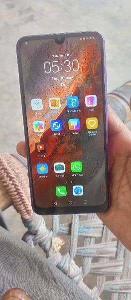 huawei y6p 4,64 m h with box in good condition 2