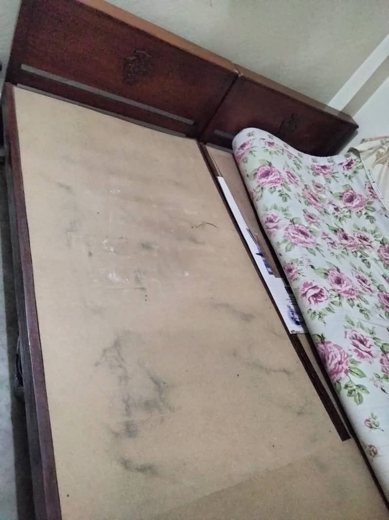 Double bed wooden 2