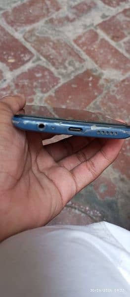 Xiaomi Redmi Note9 4/128 Condition 10/10 With orignal box and charger. 2
