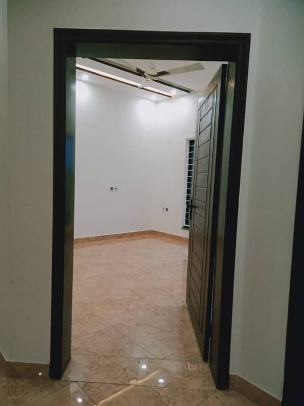 10 Marla upper portion For Rent In bahria town lahore 12