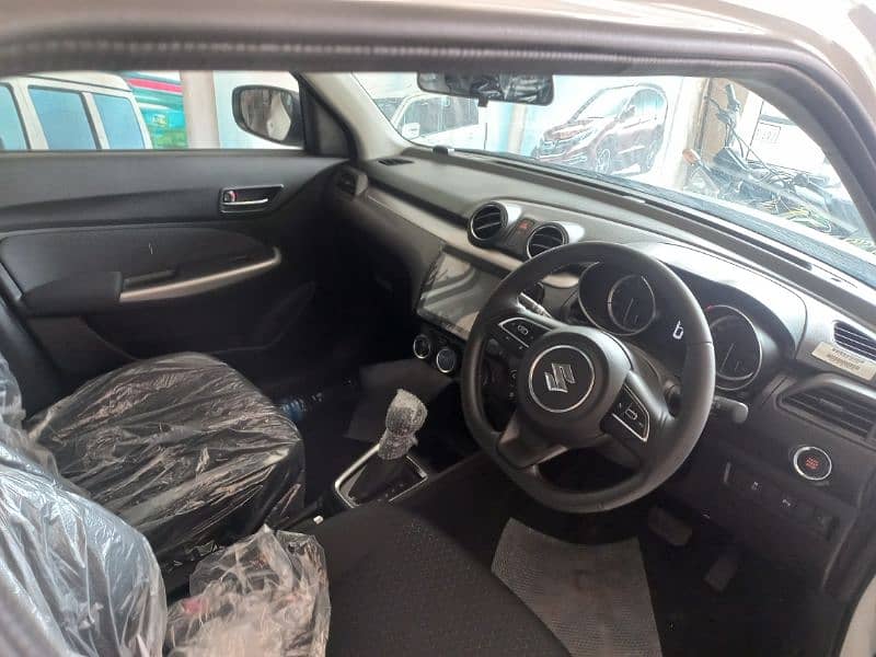 Suzuki Swift GLX CVT 2024. ZERO METER 3