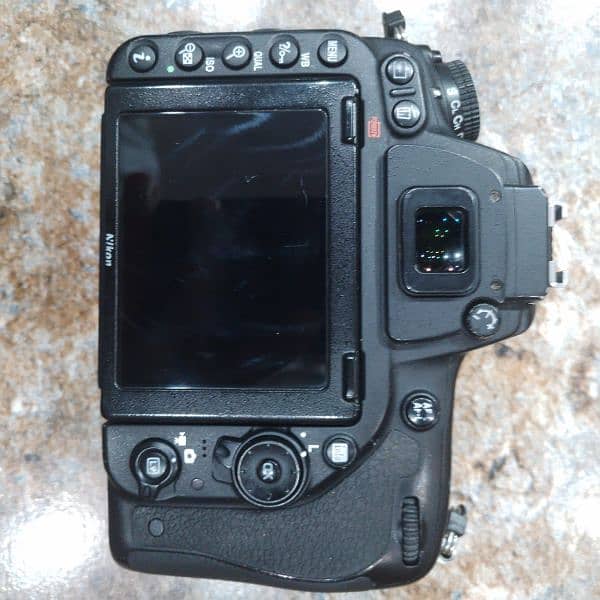 Nikon 750d body 3