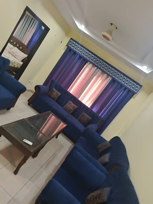 Par Day short time One BeD Room apartment Available for rent in Bahria town phase 4 and 6 empire Heights 2 Family apartment 3