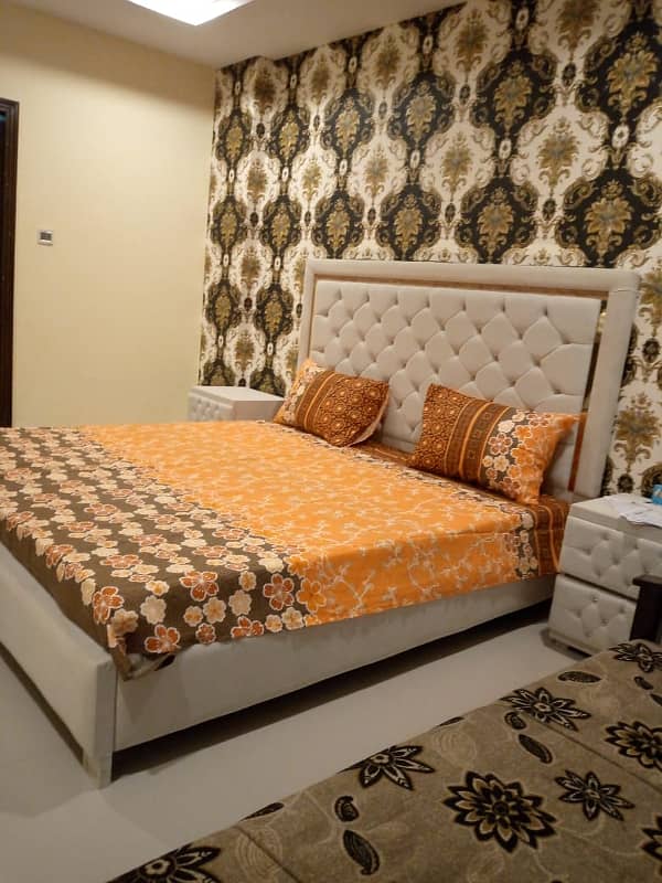 Par Day short time One BeD Room apartment Available for rent in Bahria town phase 4 and 6 empire Heights 2 Family apartment 5