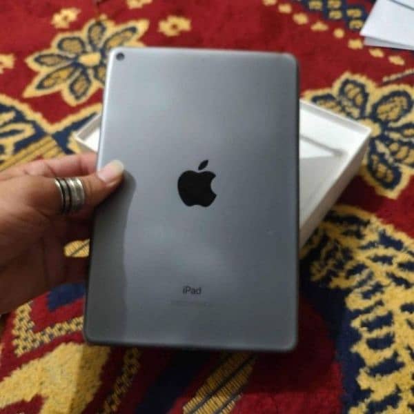 ipad mini 5 for sale 03073909212 WhatsApp number 2