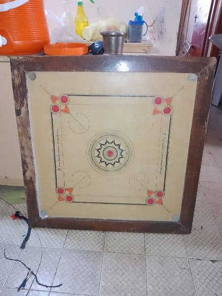 Carrom board 0