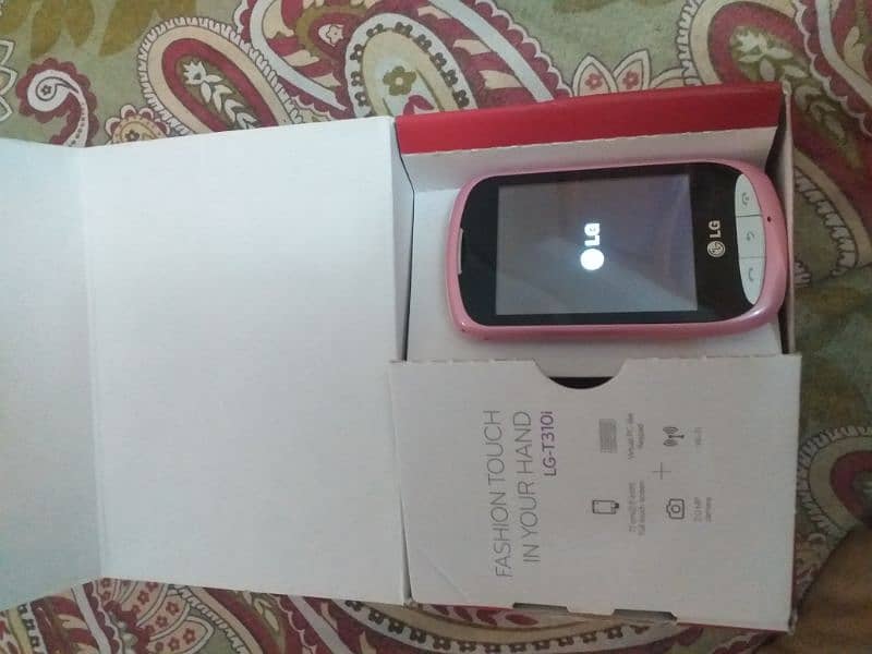 LG-T310i Brand New Mobile Pink Color 3