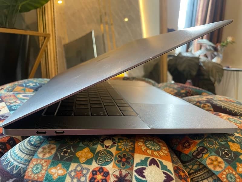 Macbook pro 2019 core i9 500gb 5