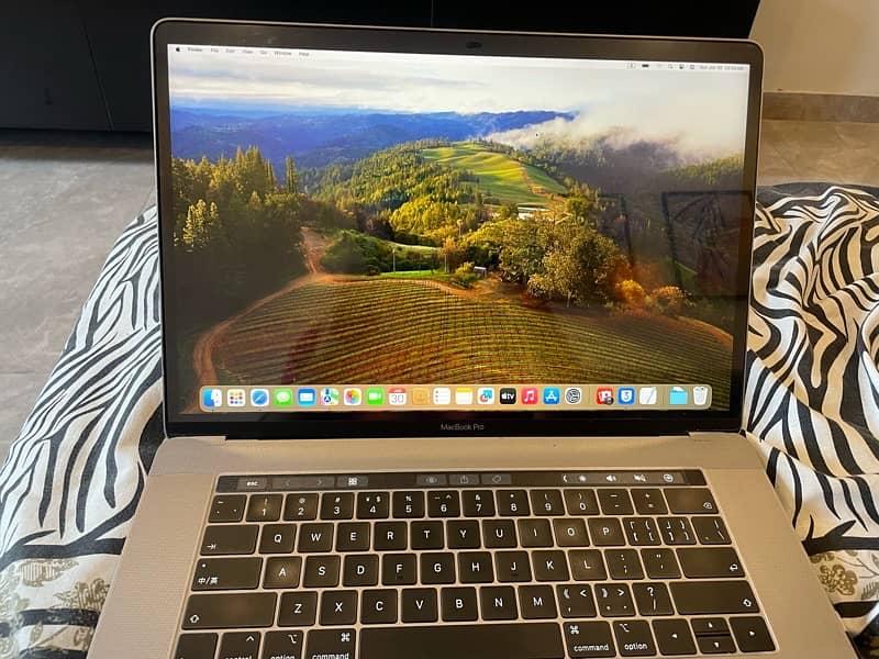 Macbook pro 2019 core i9 500gb 7