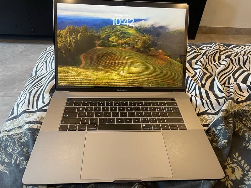 Macbook pro 2019 core i9 500gb 10