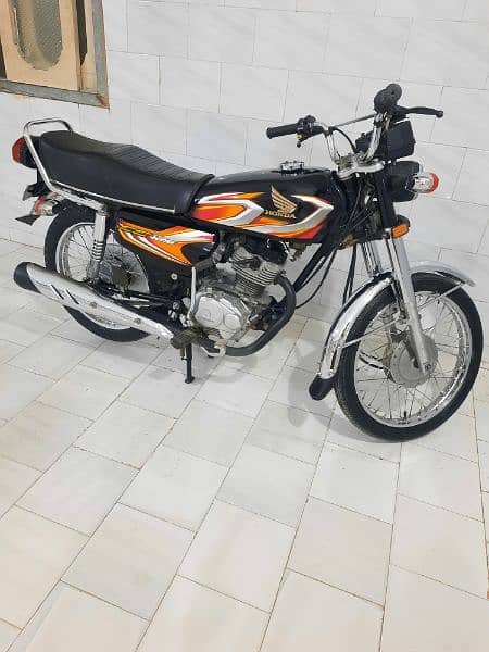 Honda 125 2022 Karachi 4